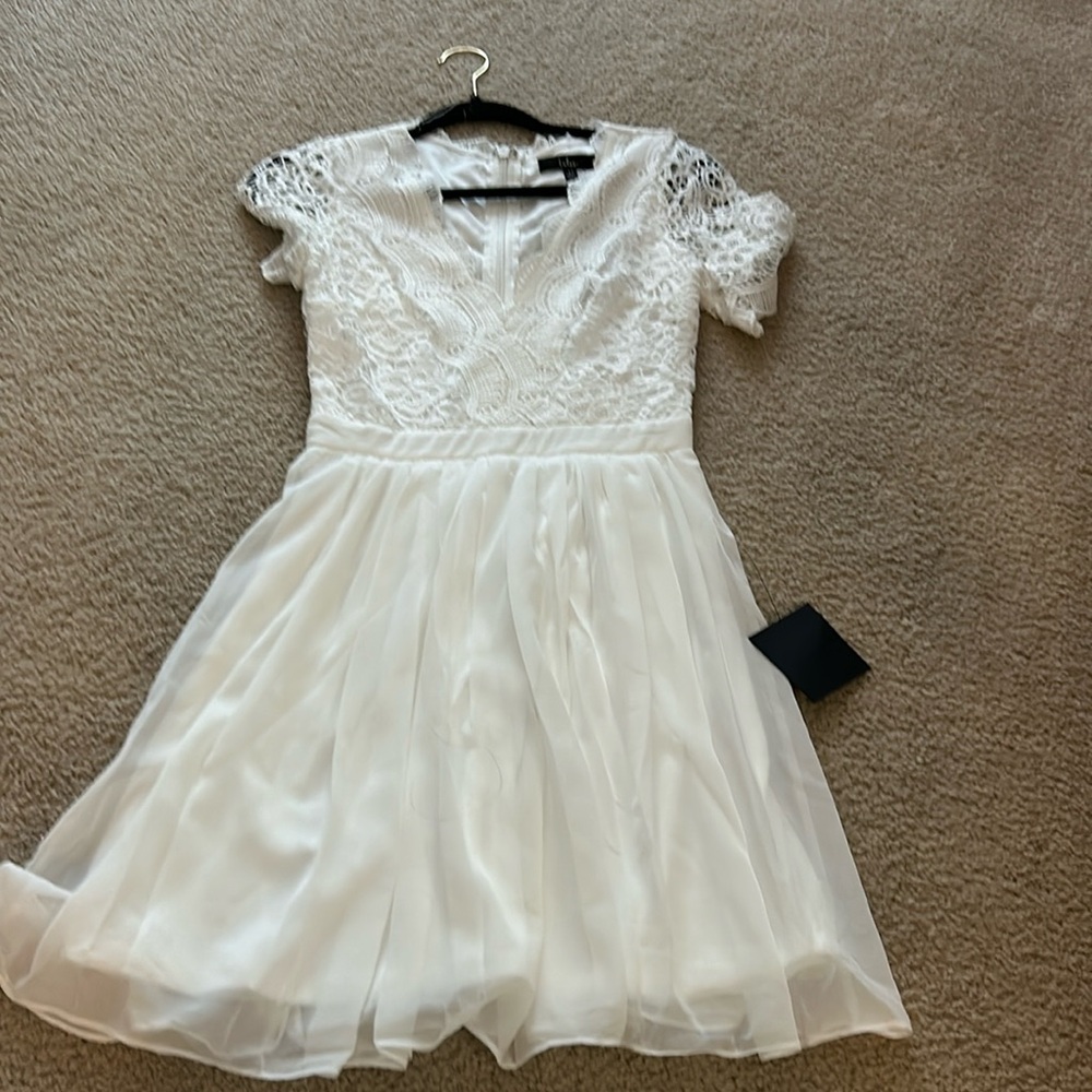**NEW WITH TAGS** White LULUS Dress